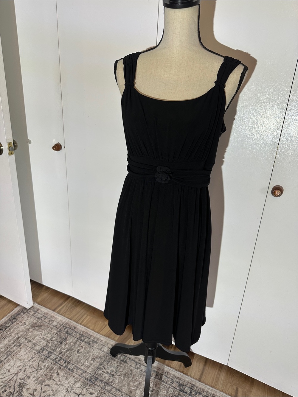 Sleeveless Black Knot-Detail Women's Dress